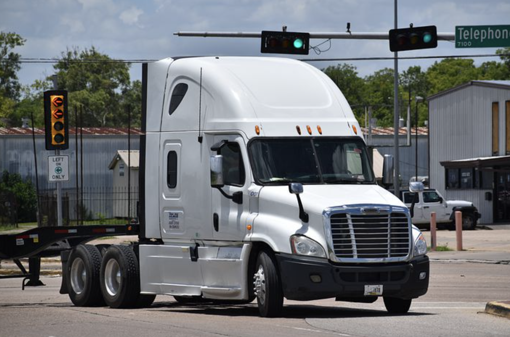 this image shows mobile truck repair in Scottsdale, AZ